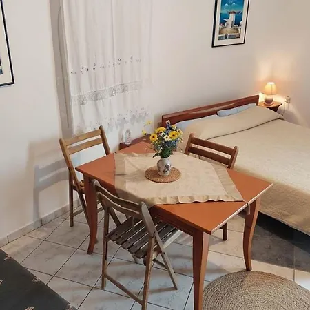 Peaceful Akrotiri With Patio And Open Views 別荘 *